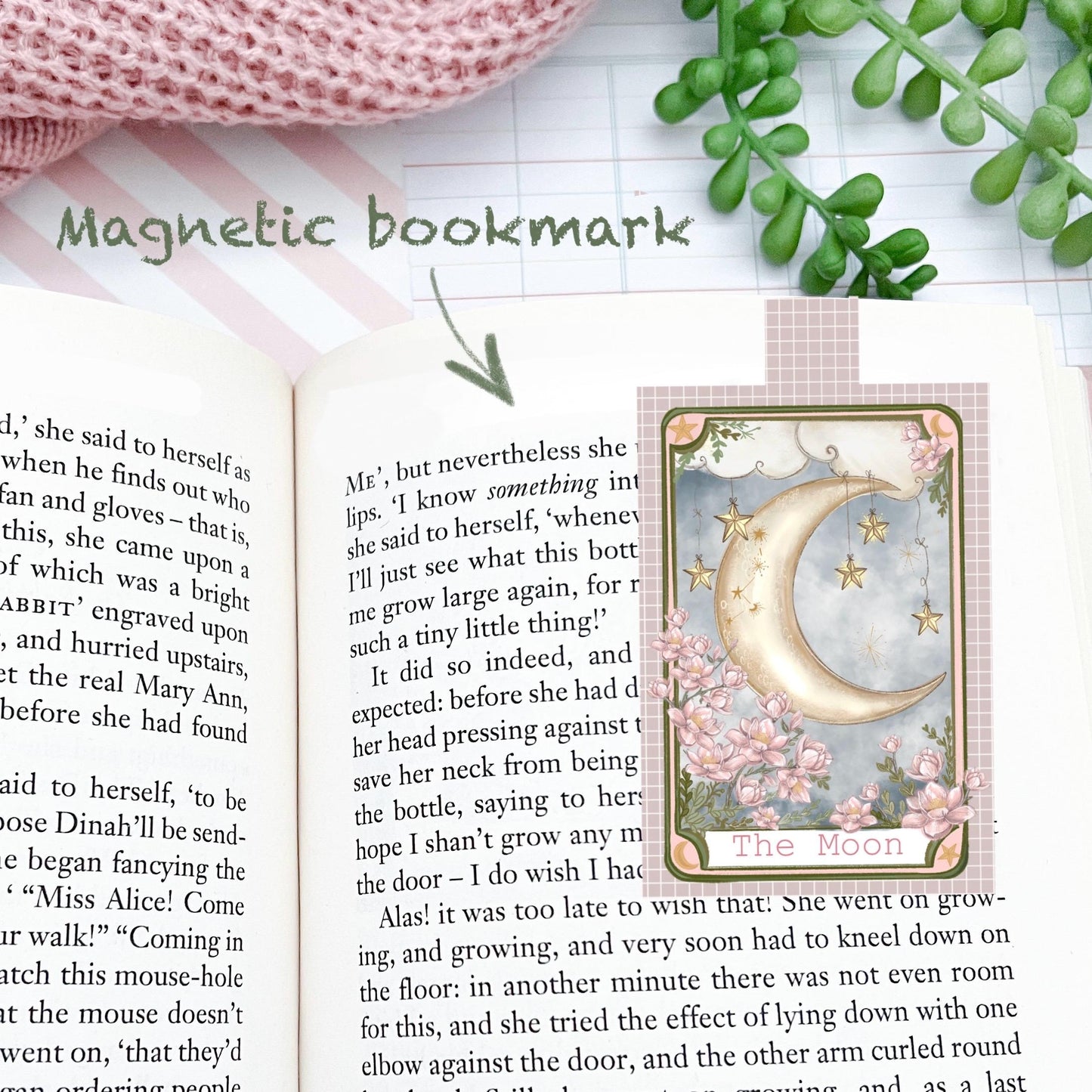 Vintage-Inspired Tarot Card Magnetic Bookmark | The Moon | Perfect Gift for Book Lovers | Witchy Aesthetic | Tarot Enthusiast Must-Have