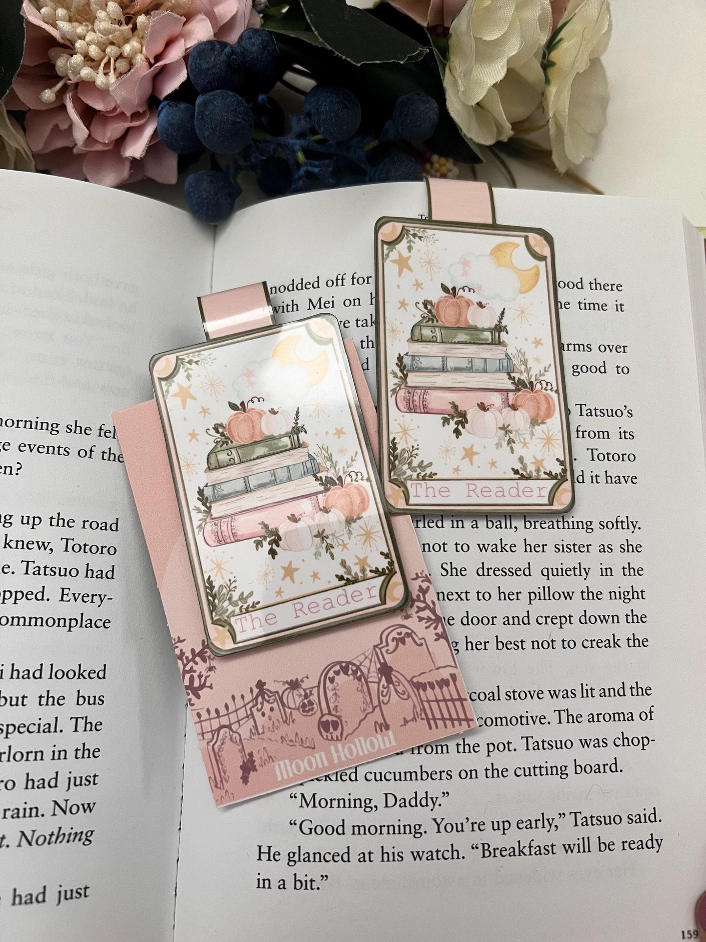 The Reader, tarot card magnetic bookmark / cosy bookish Halloween autumn bookmark / Digital art, books ,bookish cute stationery