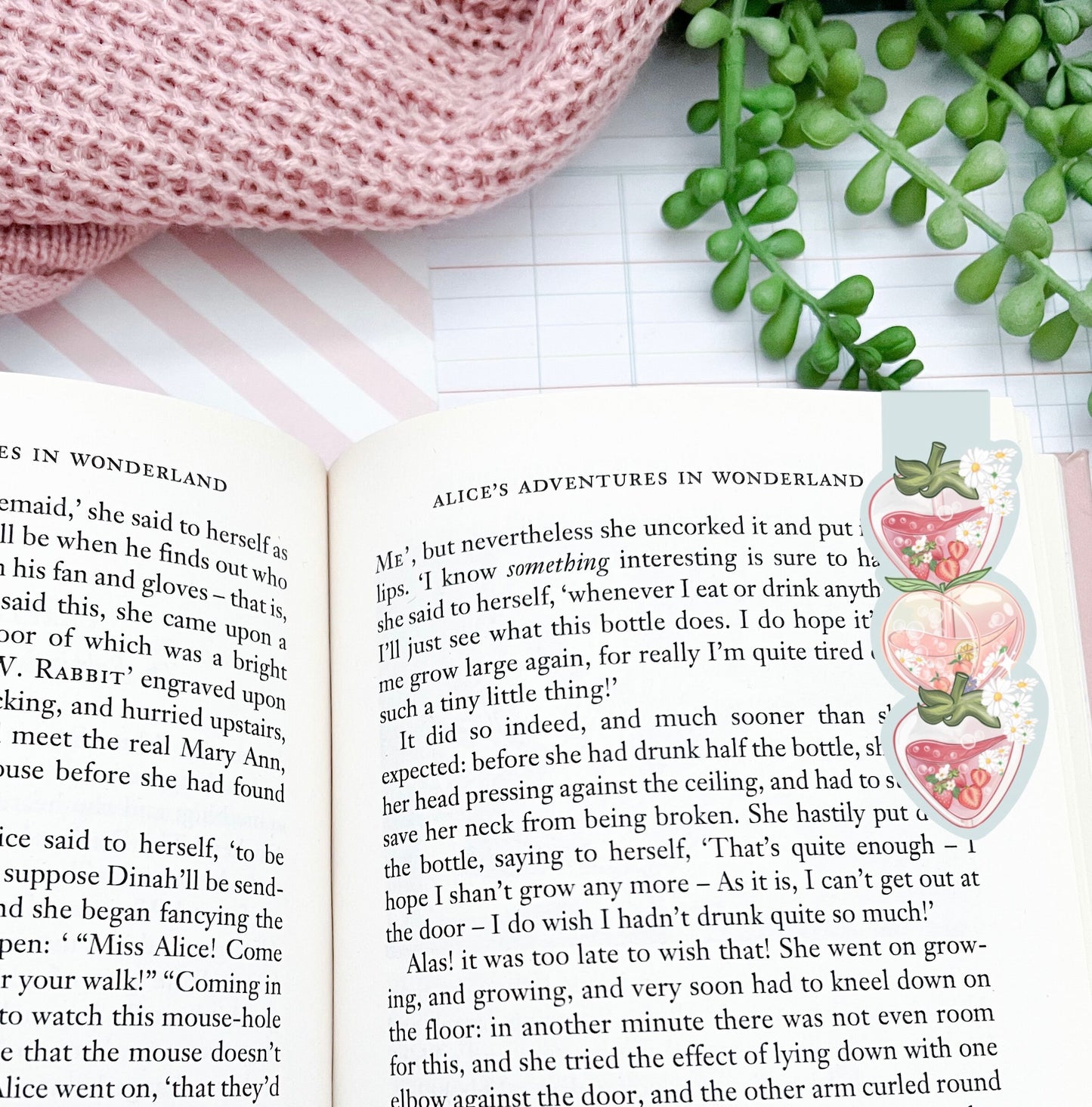 Strawberry Dango magnetic bookmark /  kawaii Japanese snacks bookmark / books, journal page maker,  reading gift Cute kawaii gift stationery