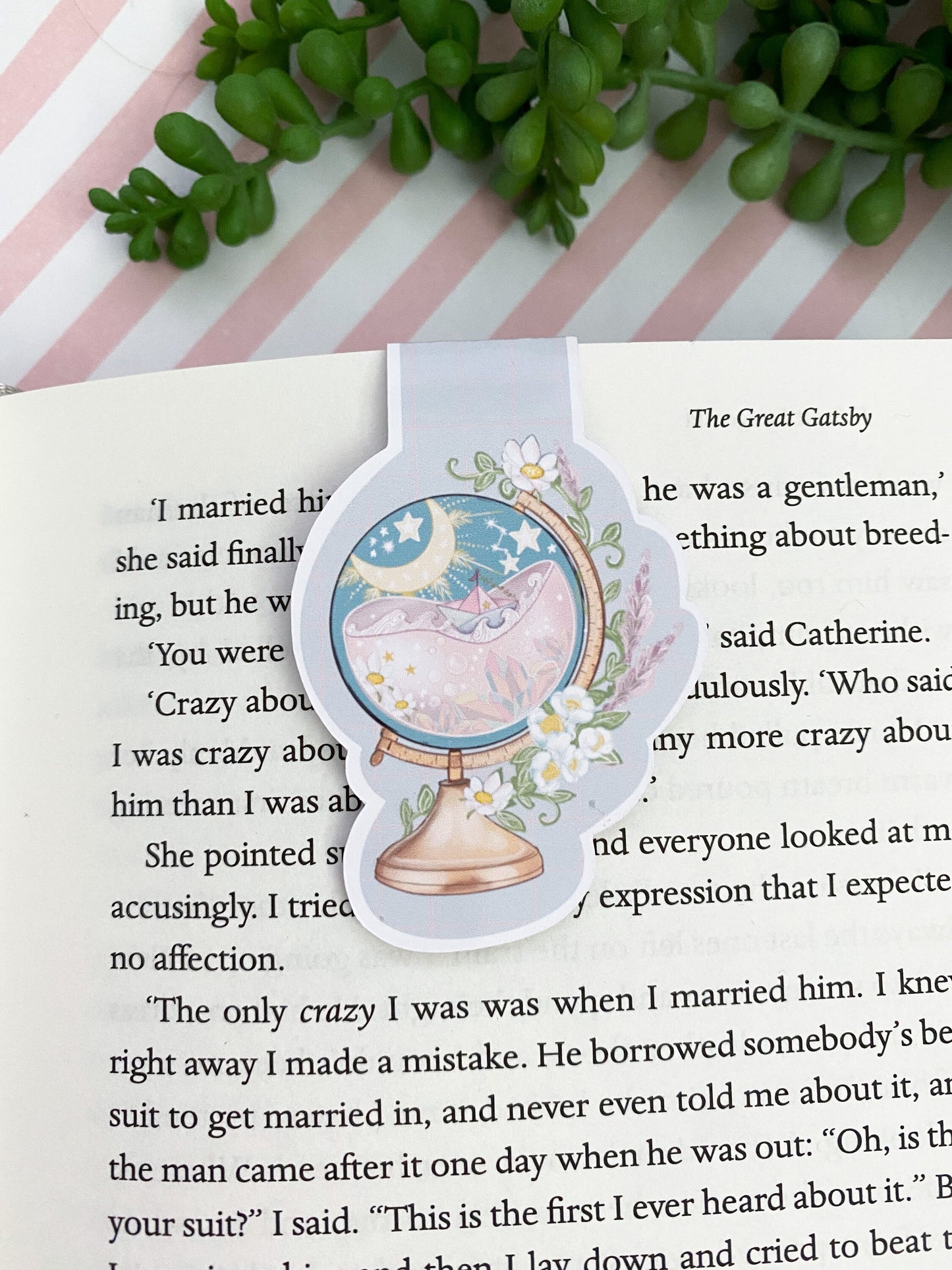 Globe magnetic bookmark / cute bookmark / books , reading. Cute kawaii gift stationery