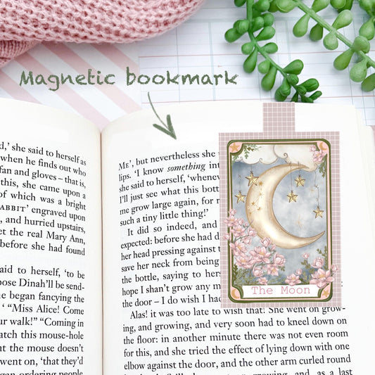 Vintage-Inspired Tarot Card Magnetic Bookmark | The Moon | Perfect Gift for Book Lovers | Witchy Aesthetic | Tarot Enthusiast Must-Have