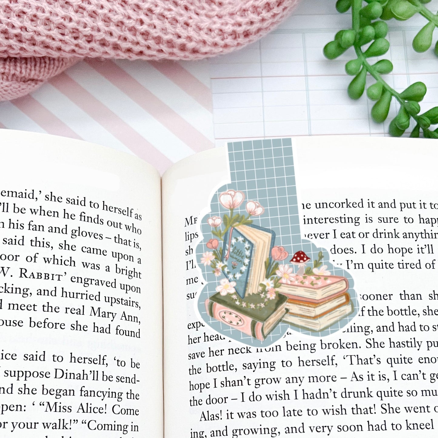 Cozy book lover Bookish magnetic bookmark /  book lover gift